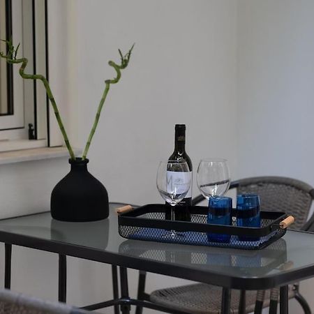 アテネStylish Abode Under Acropolis W/ Sunny Courtyard!アパートメント エクステリア 写真
