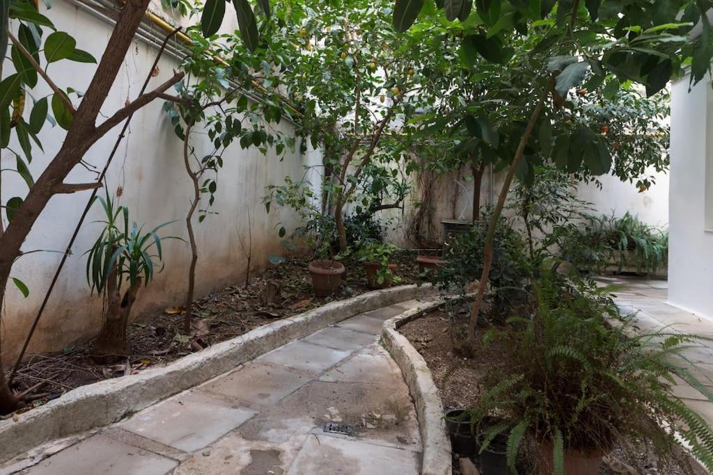 アテネStylish Abode Under Acropolis W/ Sunny Courtyard!アパートメント エクステリア 写真